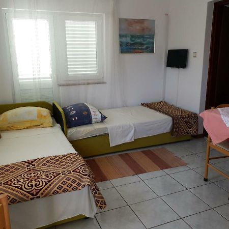 Apartments L.Z. Starigrad Paklenica Εξωτερικό φωτογραφία