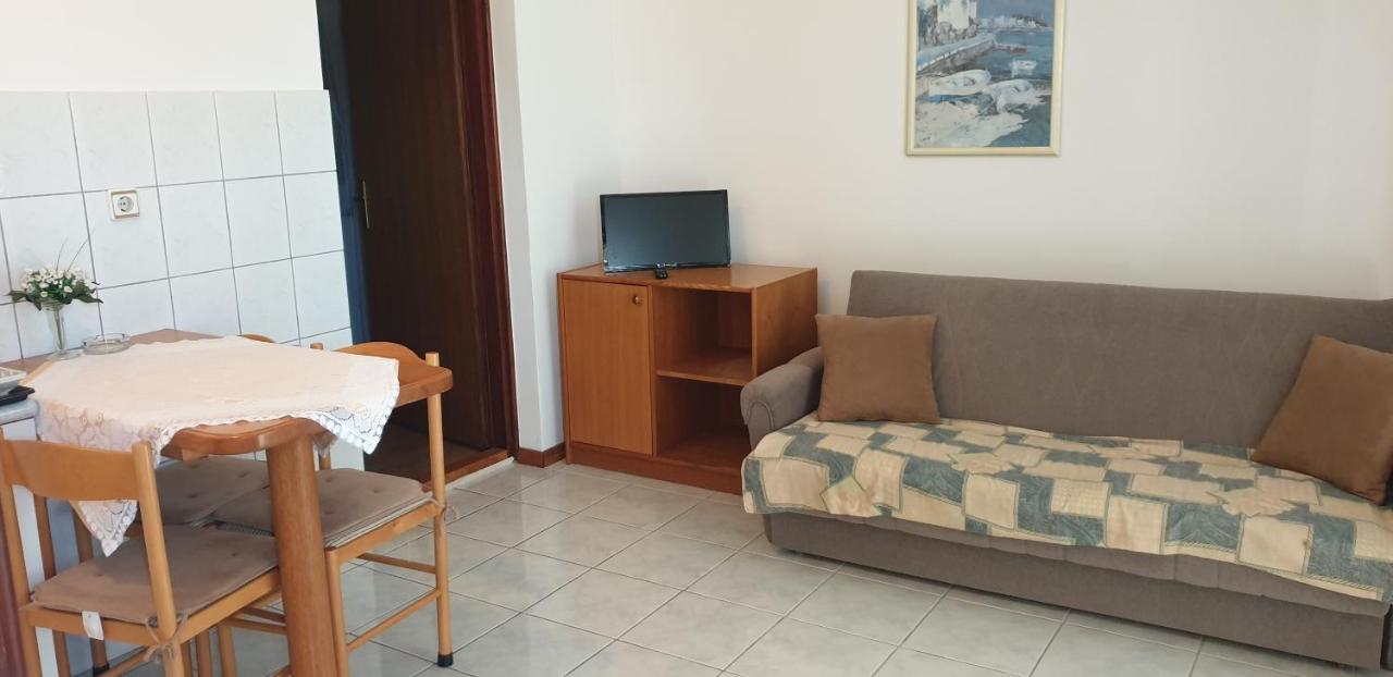 Apartments L.Z. Starigrad Paklenica Εξωτερικό φωτογραφία